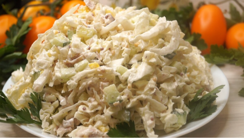 "Быстропоедаемый" салат к ужину, вариант, когда хочется поставить на стол вкусненькое, но нет ни сил, ни времени для готовки.