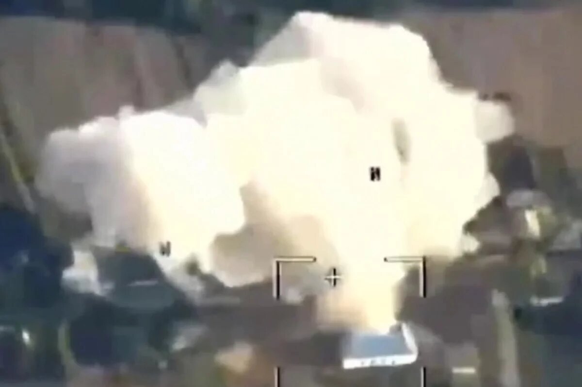    Уничтожение бомбами пункта дислокации ВСУ в Орестополе сняли с воздуха