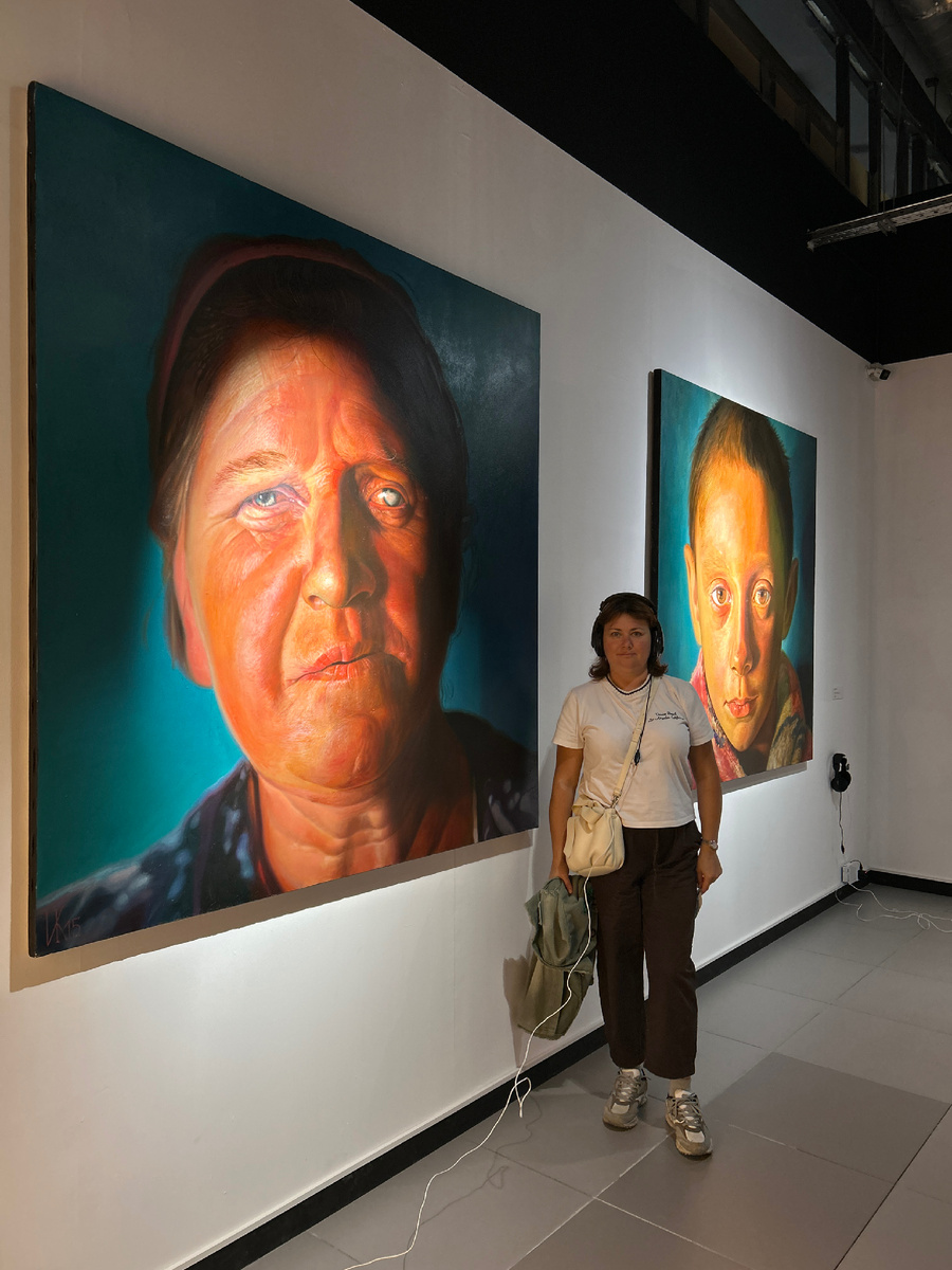 Кстати, это я на выставке