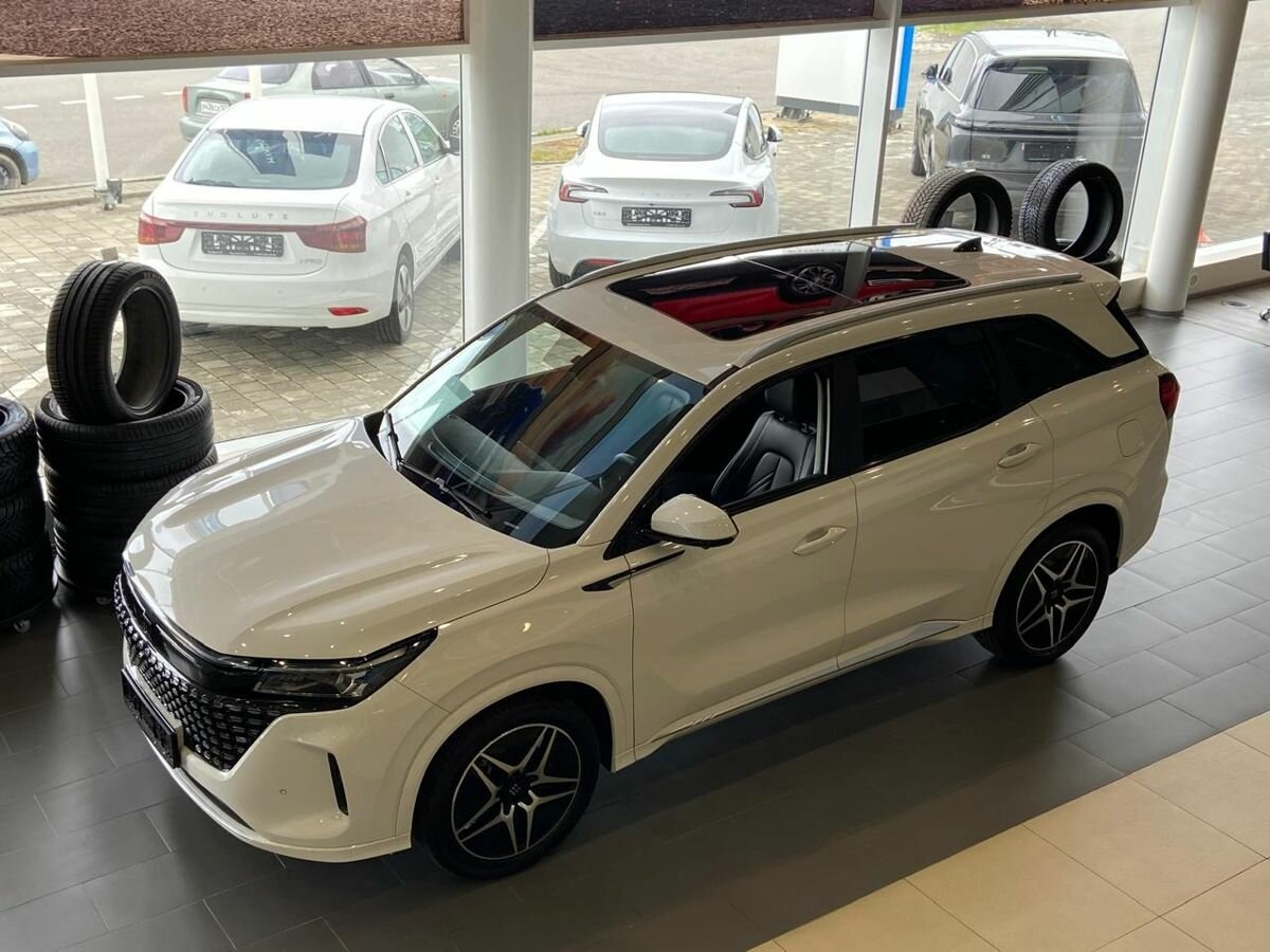 Российский гибридный кроссовер, за который не стыдно. Источник иллюстрации - auto.ru