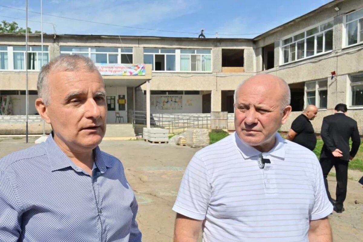    Боец СВО, проходящий практику в мэрии, совершил рабочий объезд Хабаровска