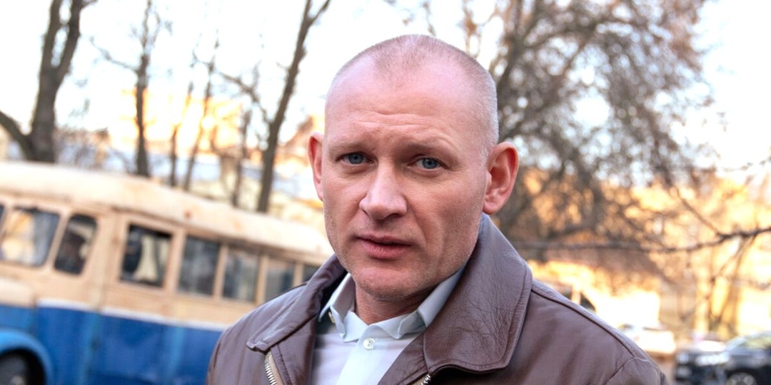Счастлив в браке 15 лет, мечтал быть летчиком: зигзаги судьбы актера Андрея Фролова