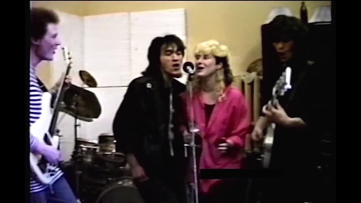 Виктор и Марьяна Цой во время выступления