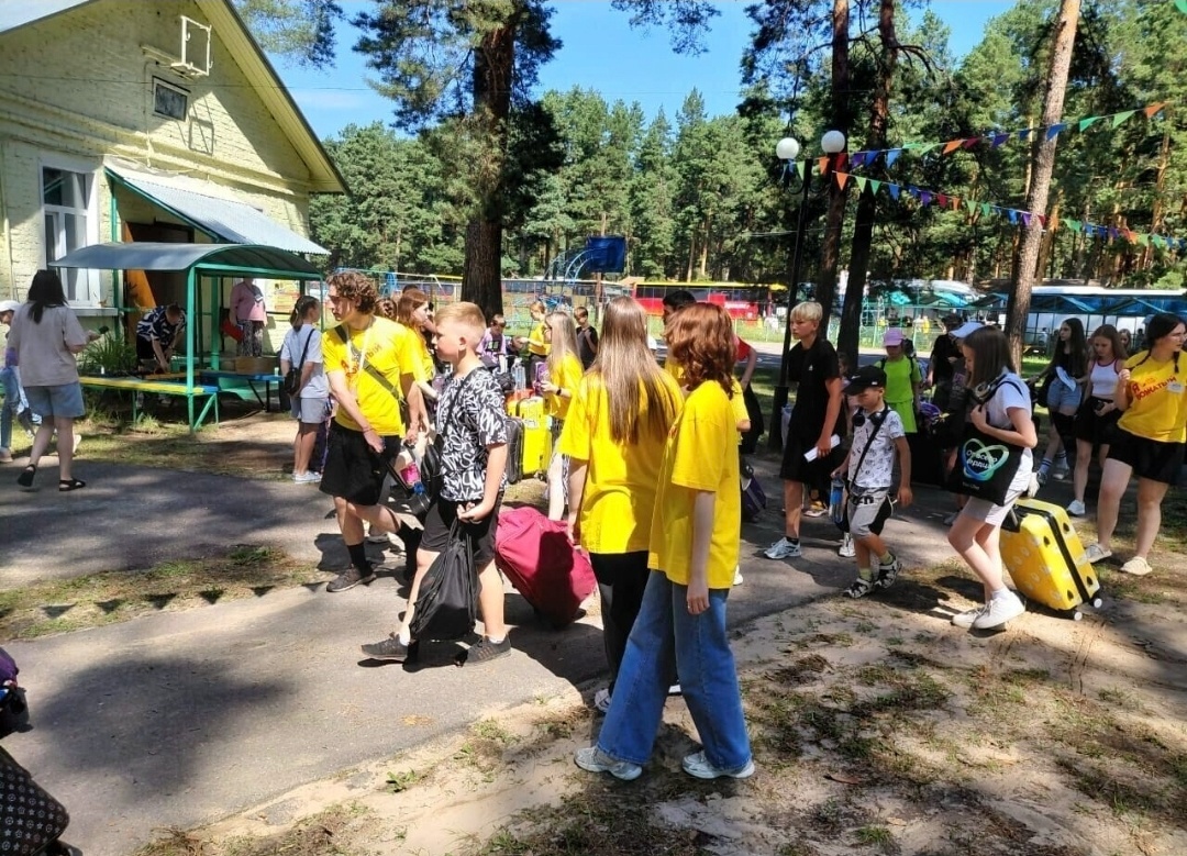 В день приезда в лагерь в третью смену летом 2025 года 