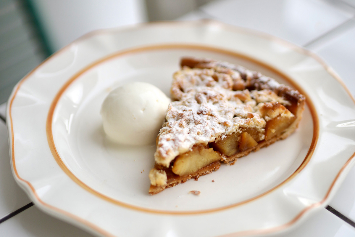    Яблочный пирог с пломбиром