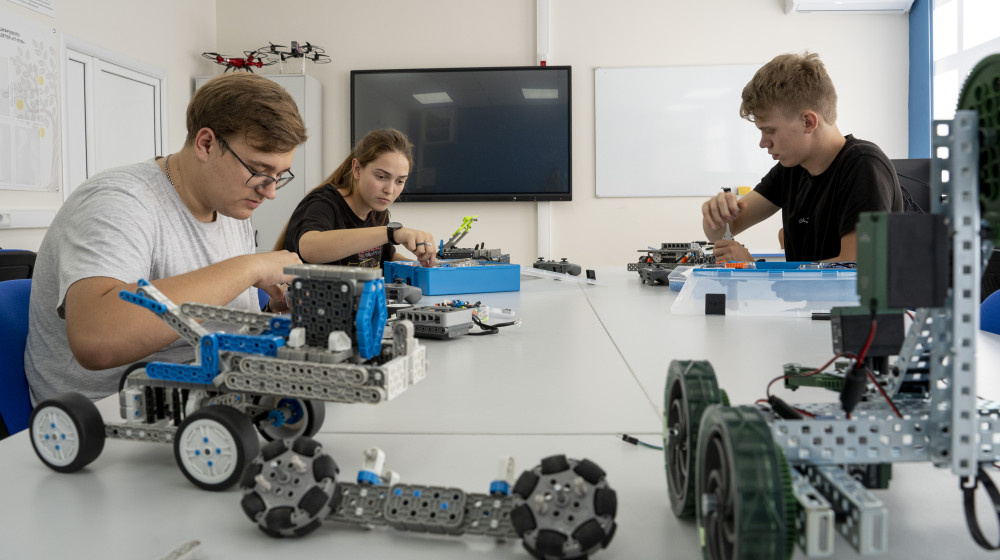    Роботы и биометрия: Как школьные проекты открывают новые горизонты