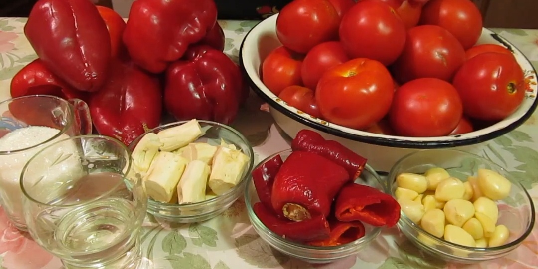 Сырая аджика без варки на зиму. Та самая, ядрёная, дух захватывает.