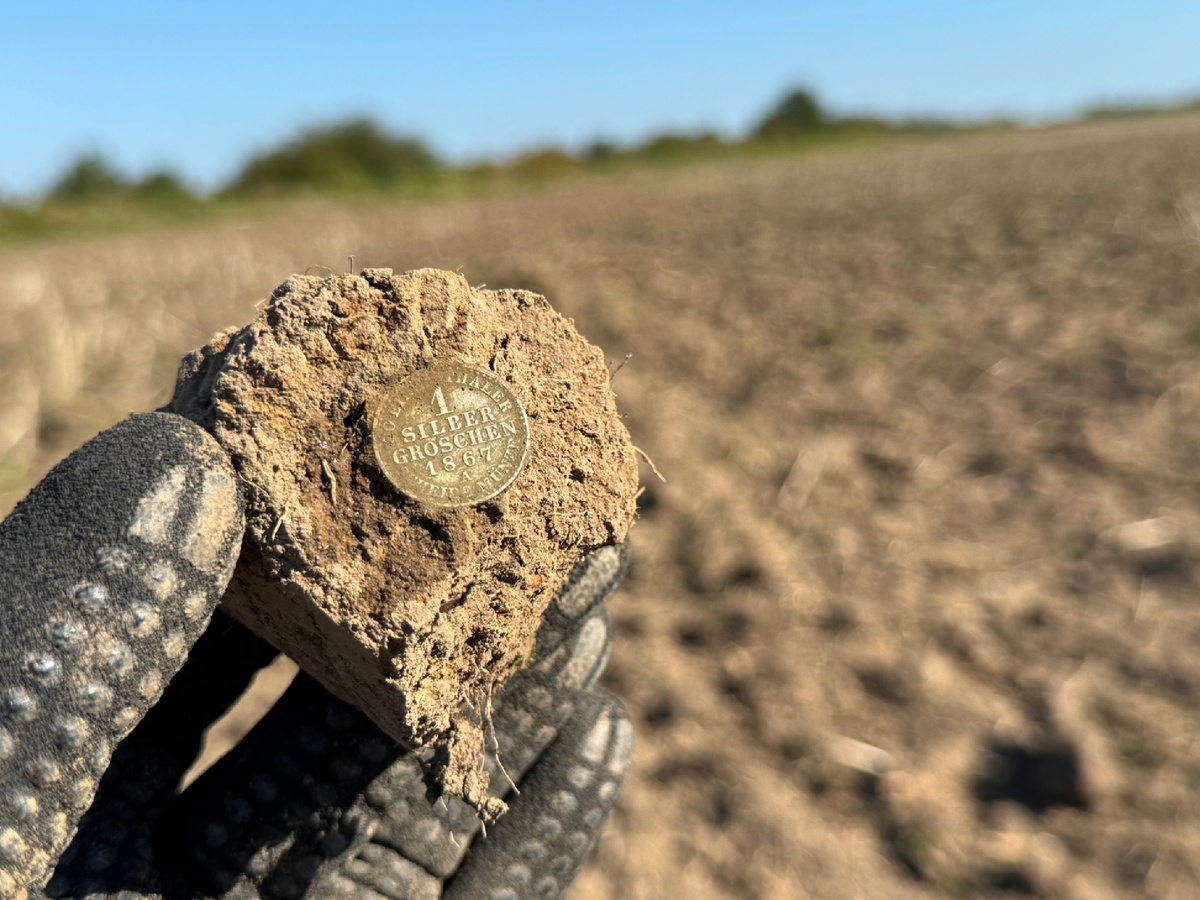 Частая находка на полях и в лесах. Серебряный грош. Пруссия. Серебро. 