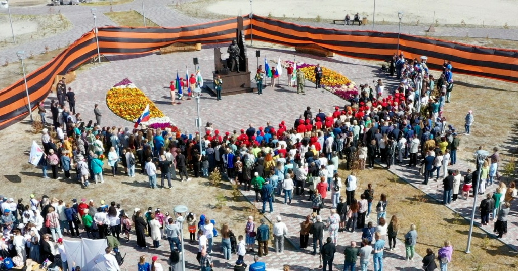    В Радужном за два года пустырь стал одним из главных памятных мест, которое продолжают развивать