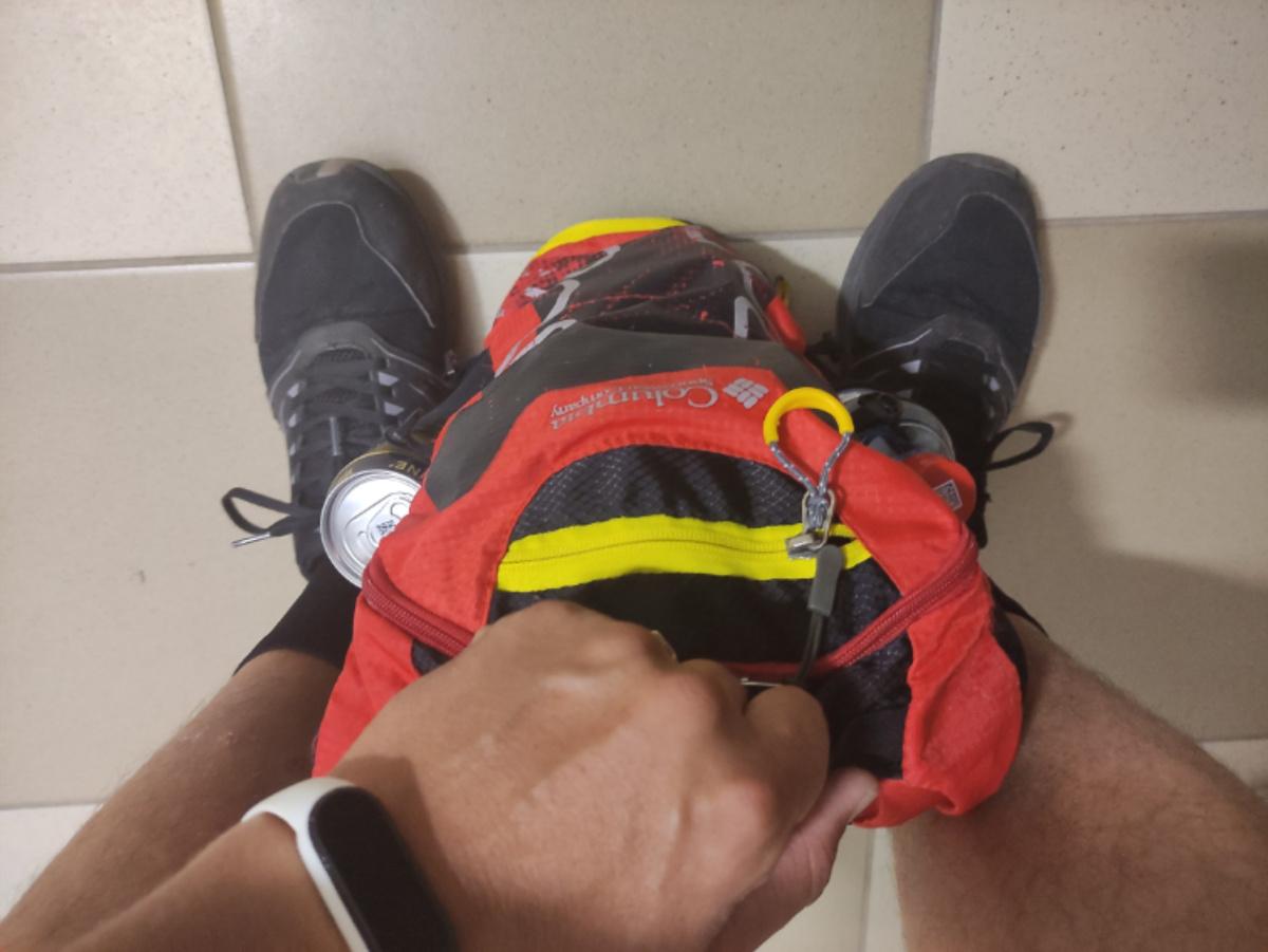 Рюкзак не легкохода, но всё вроде бы нужное (потом оказалось что нет, но учиться приходится на своих ошибках) 