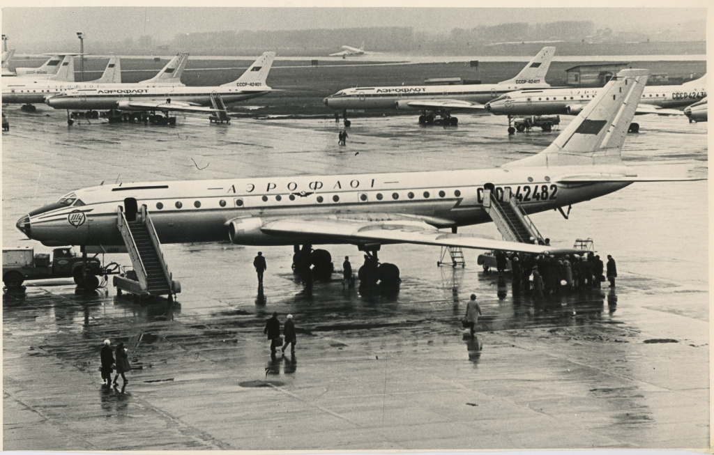 Ту-104 в аропорту Толмачево