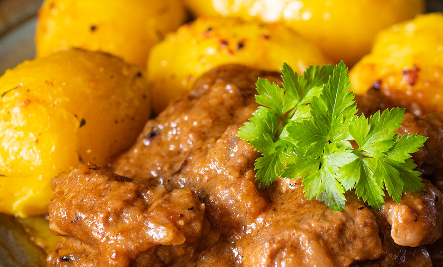 Если боитесь испортить хорошее мясо – вот рецепт, в котором просто негде ошибиться (а мясо получается мягким и сочным)