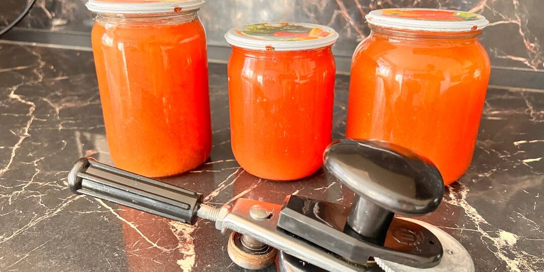 Томатный сок по любимому рецепту