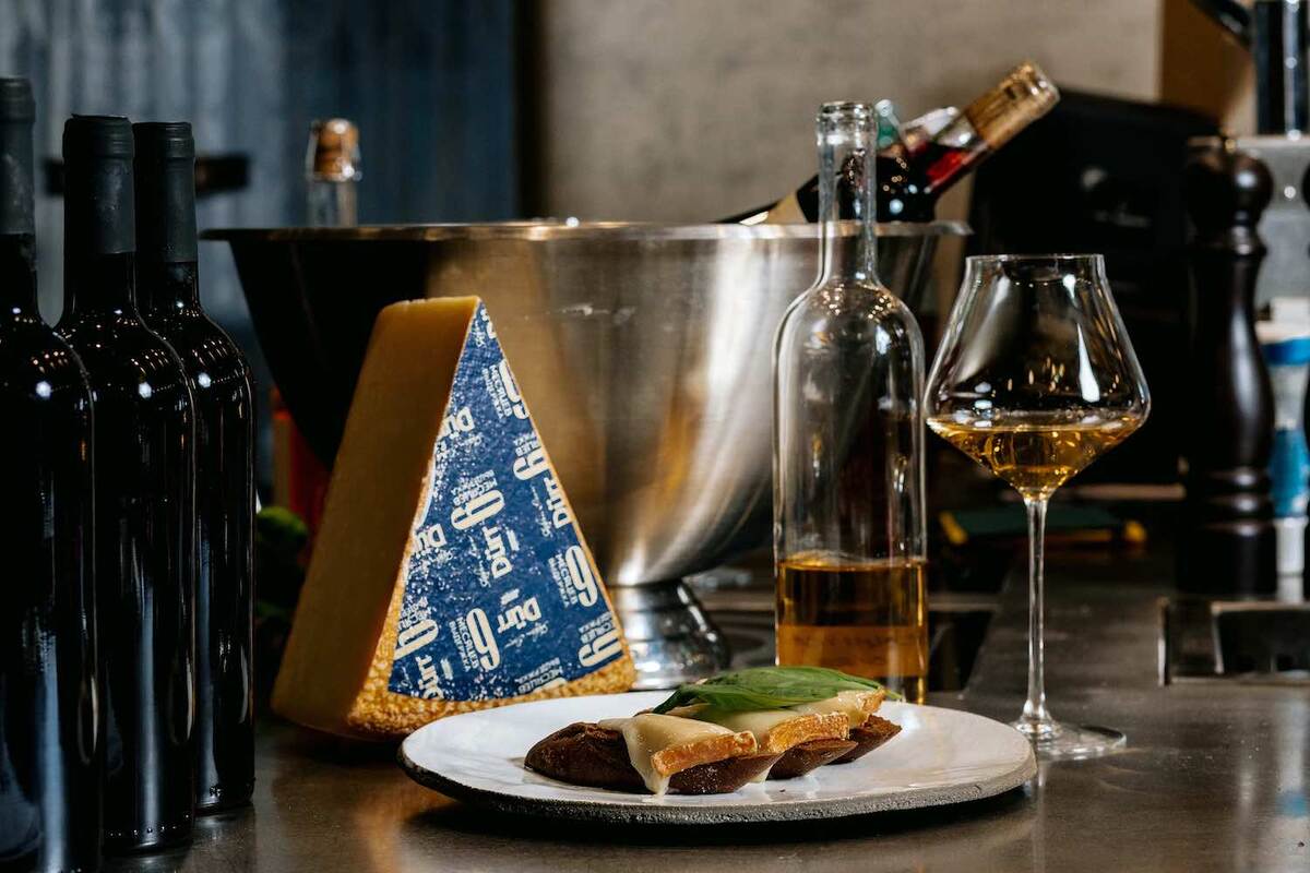     Формула вкуса: разбираем винно-сырную совместимость