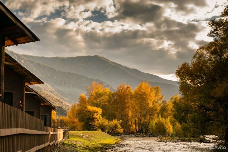    Базу отдыха продают в Горном Алтае за 170 млн рублей. Источник: avito.ru