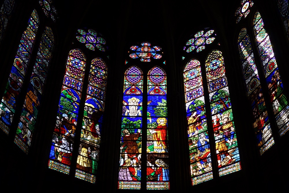 Витражи Базилики Сен-Дени во Франции