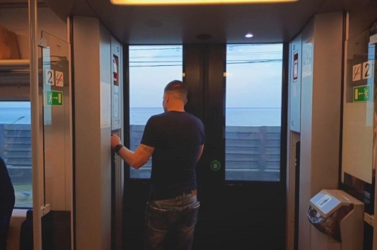    Поезд Красноярск - Адлер запаздывает на 4 часа из-за задержки в Саратове