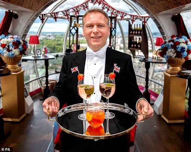 Грант Харролд начал работать на будущего короля, когда ему было 25 лет, в апреле 2004 года.