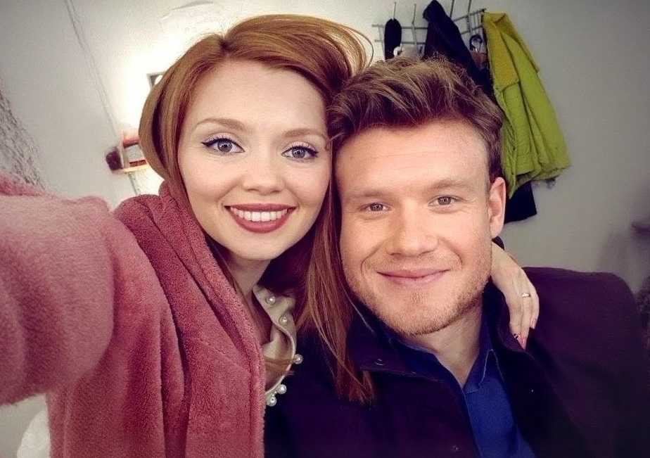 Ольга Кузьмина и Виктор Хориняк кадр со съёмок сериала «Кухня»