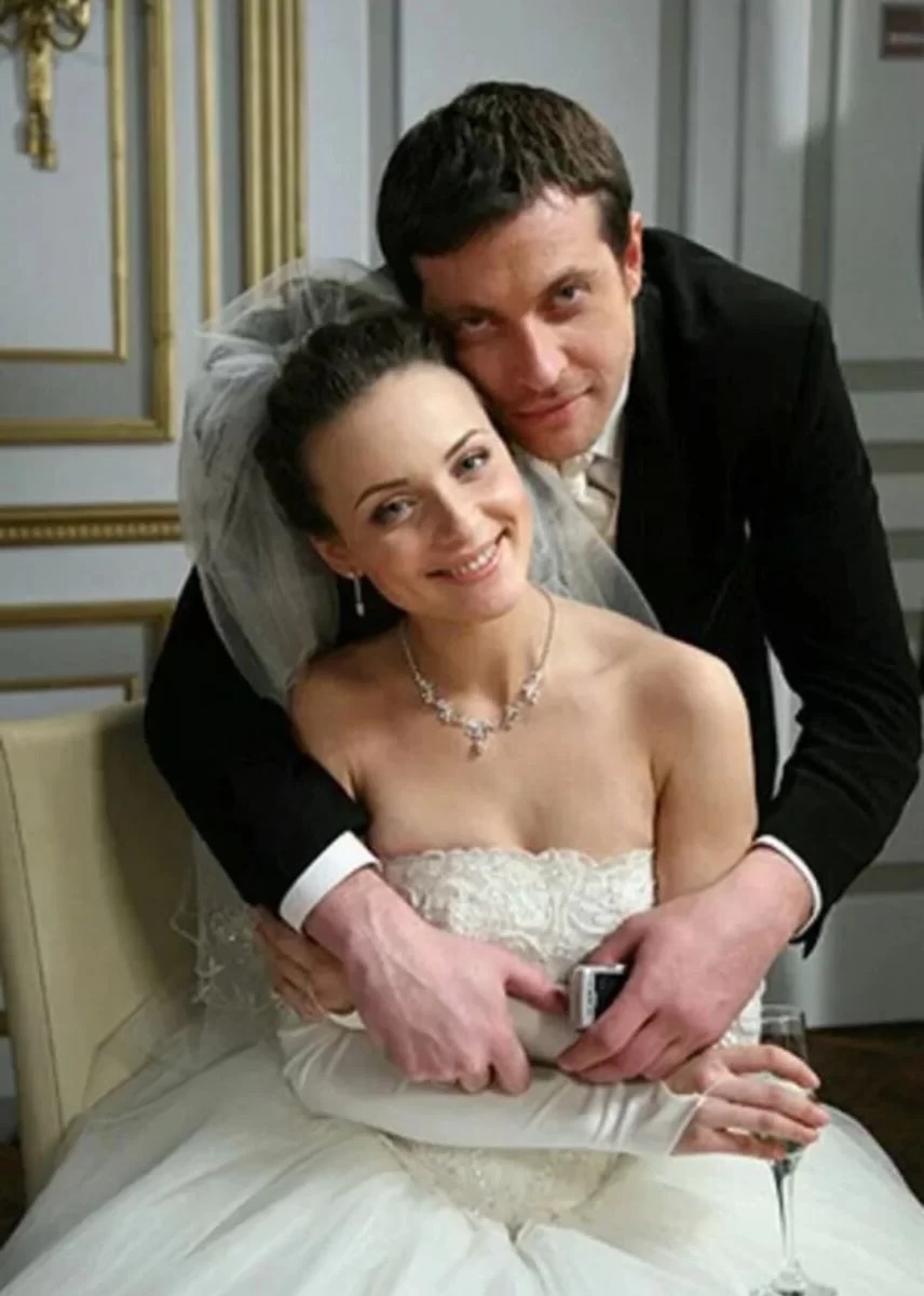 Анна Снаткина и Кирилл Сафонов кадр из сериала «Татьянин день»