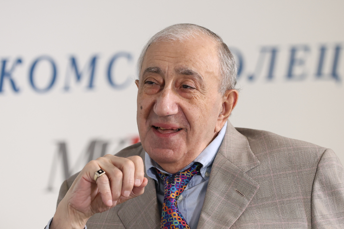 Великий кардиохирург и трастный футбольный болельщик Давид Георгиевич Иоселиани / фото: Наталья Мущинкина, "МК"