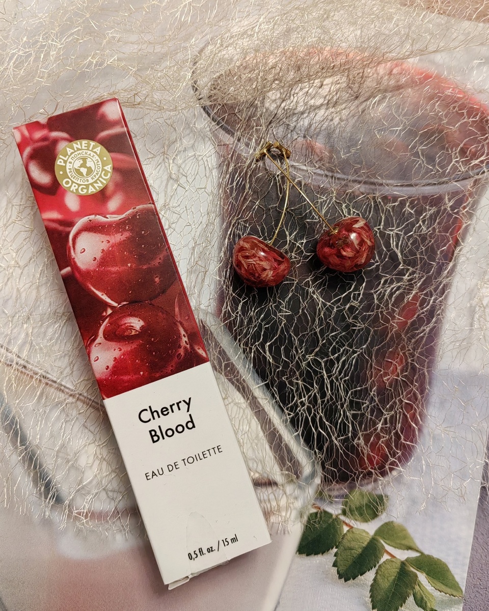 Туалетная вода "Cherry Blood"  от бренда "Planeta Organica" 