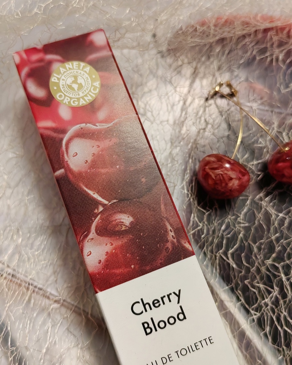 Туалетная вода "Cherry Blood"  от бренда "Planeta Organica", упаковка