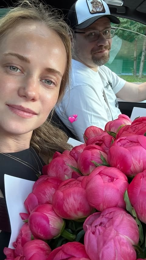    Катерина Ковальчук и Гарик Харламов в автомобилеСоцсети Катерины Ковальчук