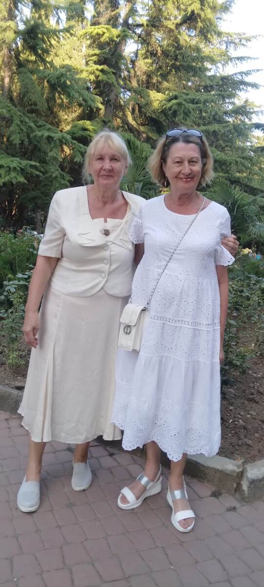 Галя и Лена много лет спустя