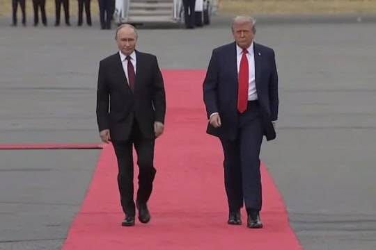    Радушный прием Путина на Аляске сочли унижением для Украины