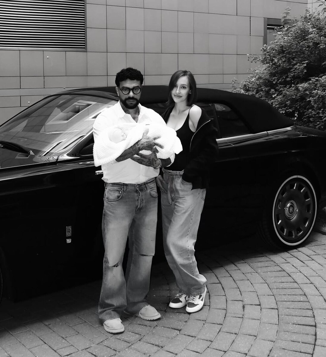    Валентина Иванова и Тимати с дочерью. Фото: Инстаграм @halfbloodval (запрещён в РФ)