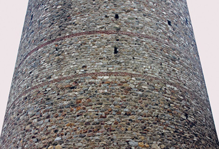 Рис. 8. Кирпичная кладка на втором и третьем этажах Галатской башни. Фотография: Хасан Серкан Саглам, 2020 