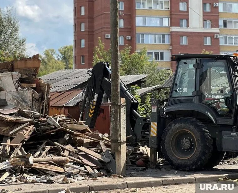Все ветхие деревянные дома в Кургане в районе Битевки снесут до конца октября
Фото: Дарья Морковских