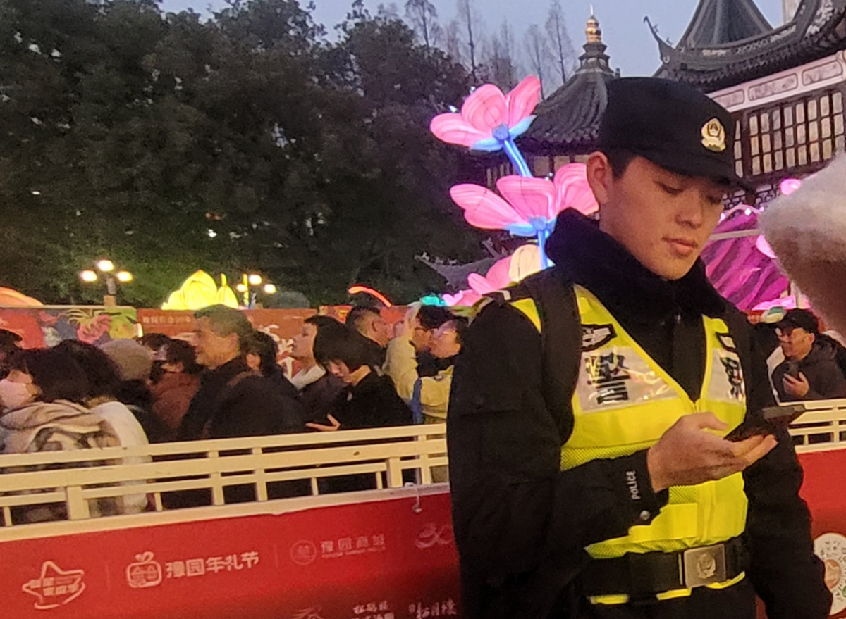 Чаще всего знание английского я встречала у официантов и полицейских. Фото: Дарья Юдкевич