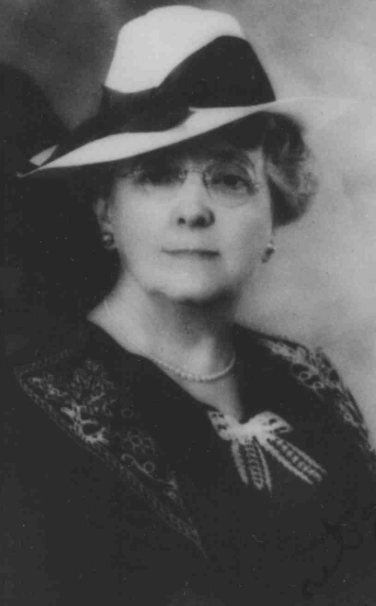 Писательница Люси Мод Монтгомери (1874-1942).