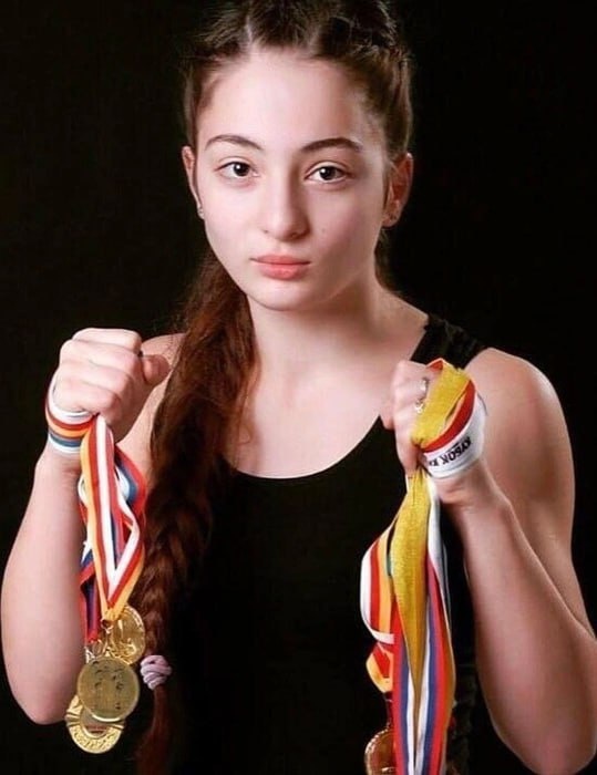 Анна Цомартова