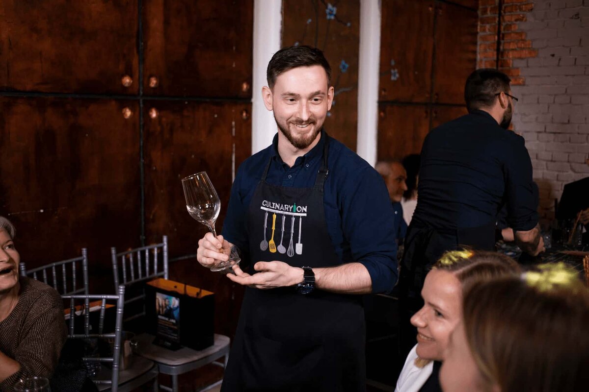 Интересные конкурсы и игры на день рождения взрослых в кафе.