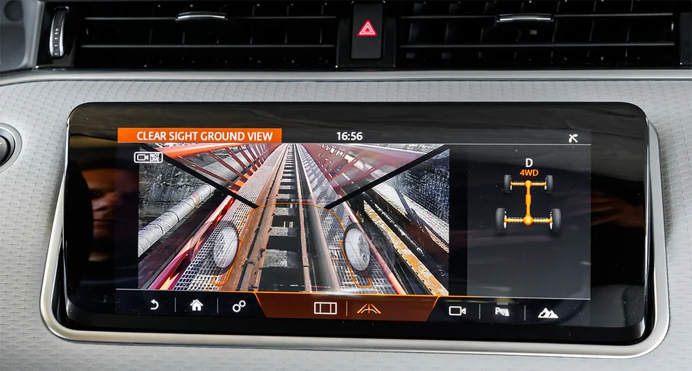 Иллюстрация: компьютерный экран воспроизводит вид под капотом