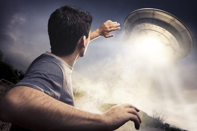    Пришельцы в городе.