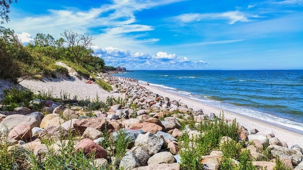 Иногда это неплохо быть там, где тебе всё знакомо, особенно если тебе это нравится  ...   

На косе в Зеленоградске ...   

  