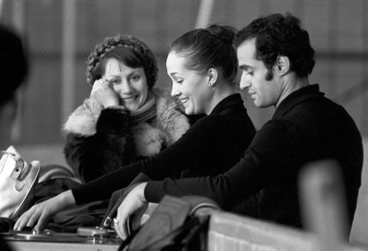 Наталья Линичук и Геннадий Карпоносов с Еленой Чайковской