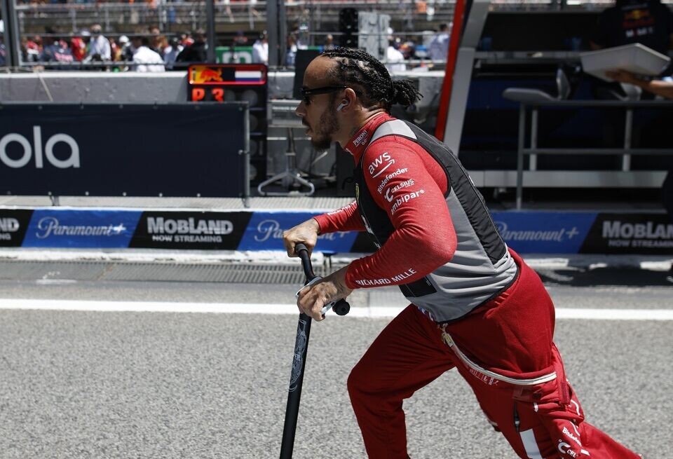    «Таким гонщикам не место в Ф1». Монтойя жестко раскритиковал ХэмилтонаFerrari