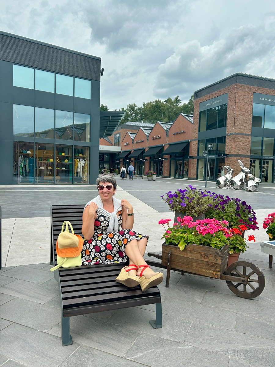 Автор в аутлете ловит лето за хвост