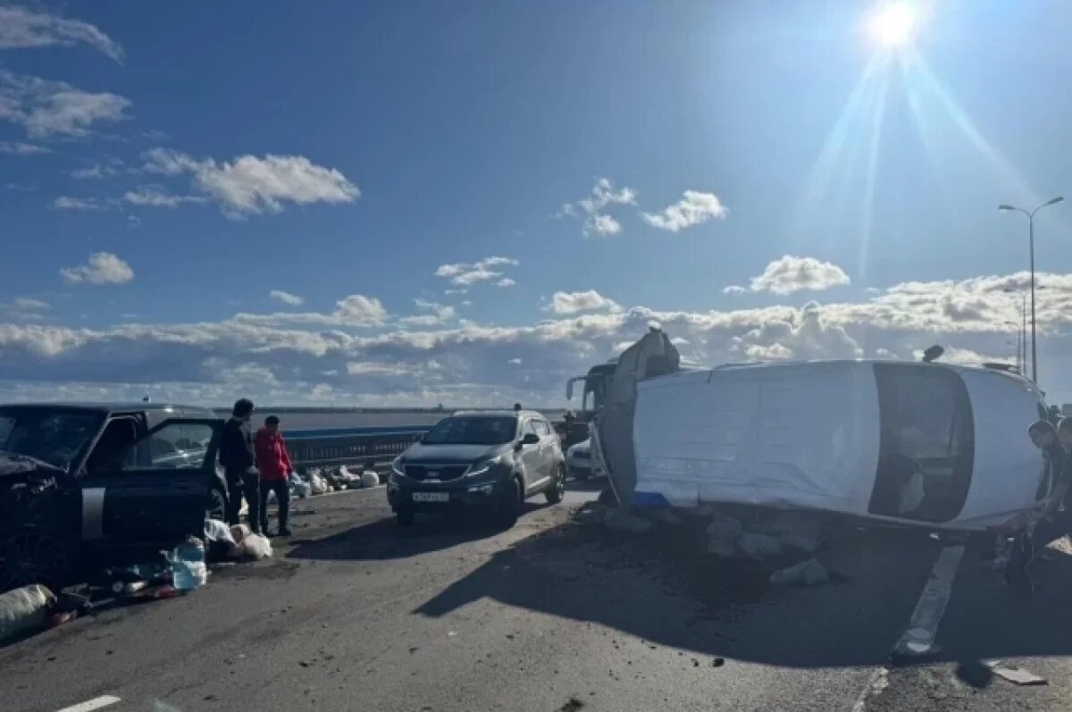    В серьезном ДТП с микроавтобусом на 133 км КАД пострадали люди