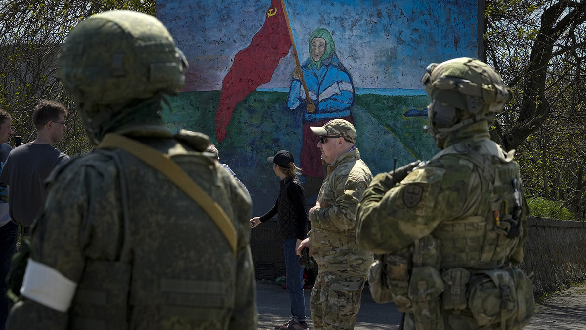   Alexander Zemlianichenko / AP