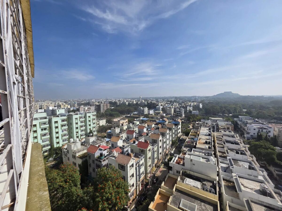 Фотография с широкоугольной камеры Samsung s25 ultra