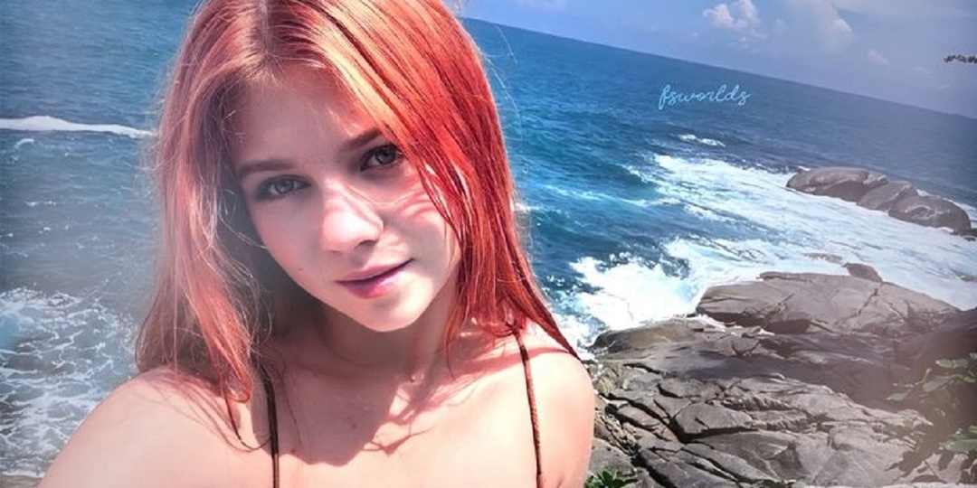 Александра Трусова появилась на льду с сыном спустя 10 дней после родов