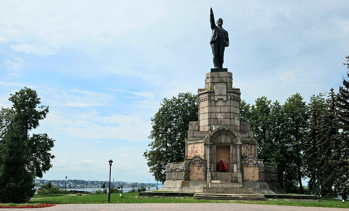 Памятник В. И. Ленинину в Костроме. Фото автора.