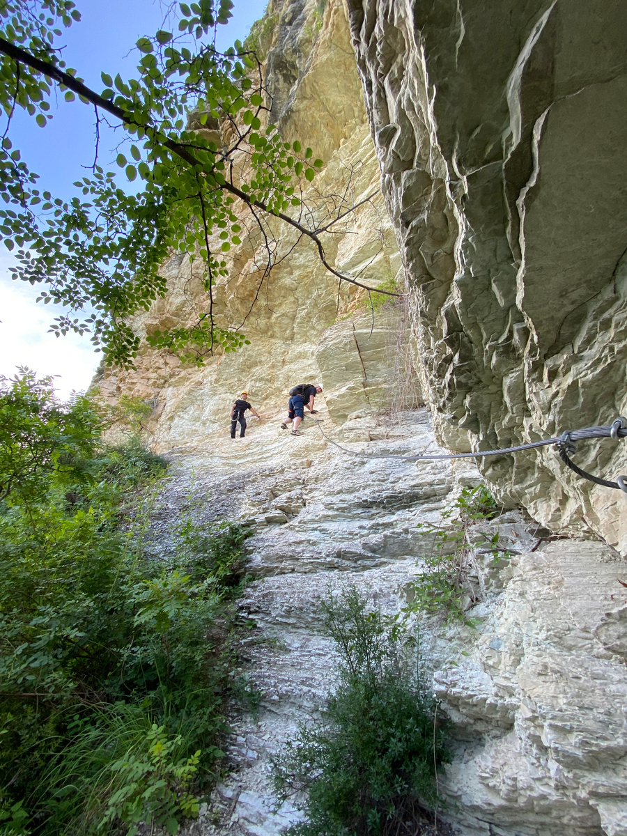 Орлиные скалы, начало пути вверх