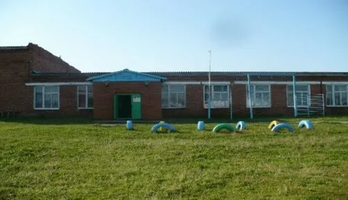 В этой школе я училась 1-6 класс